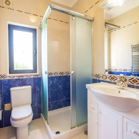 Villa Oceanfront Paradise *